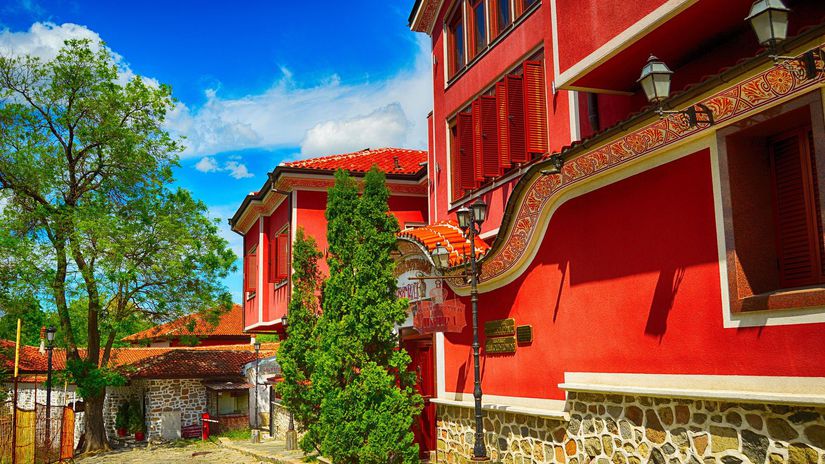 Objavte mesto star&scaron;ie než R&iacute;m či At&eacute;ny &ndash; jeho hist&oacute;ria sa p&iacute;&scaron;e nepretržite vy&scaron;e 6000 rokov. V centre na v&aacute;s č&iacute;ha Kapana, teda Pasca, spleť neprehľadn&yacute;ch uličiek, v ktor&yacute;ch sa &uacute;plne strat&iacute;te