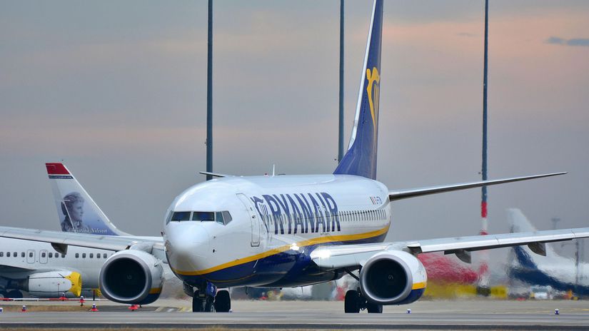 Dramatick&eacute; r&aacute;no v oblakoch: Let Ryanairu vyhl&aacute;sil n&uacute;dzov&yacute; stav kr&aacute;tko po &scaron;tarte, vyslal k&oacute;d Squawk 7700