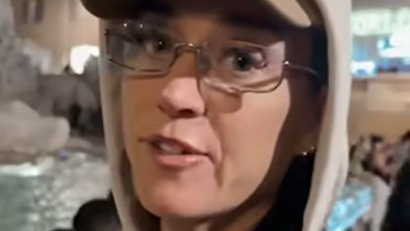 Katy Perry poru&scaron;ila turistick&uacute; trad&iacute;ciu v R&iacute;me: To, čo spravila pri Font&aacute;ne di Trevi, zaskočilo Talianov aj internet