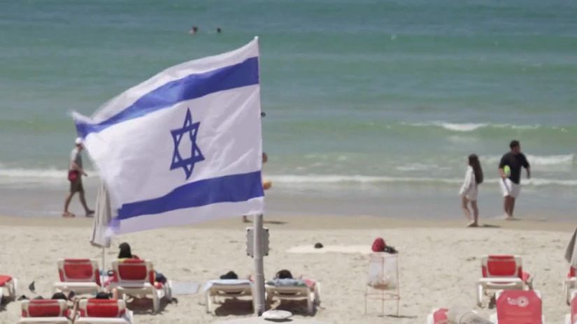 Z&aacute;blesk &bdquo;star&eacute;ho norm&aacute;lu&ldquo;. Tel Aviv vymenil sir&eacute;ny za tanec na pl&aacute;ži, k&yacute;m pr&iacute;merie drž&iacute;