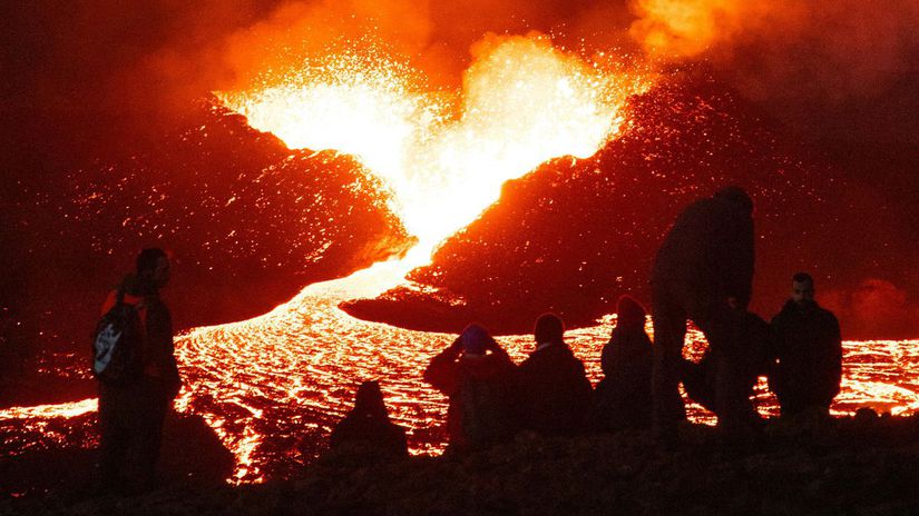 Pod eur&oacute;pskou dovolenkovou destin&aacute;ciou tik&aacute; "bomba". Sopka Methana po 100-tis&iacute;c ož&iacute;va
