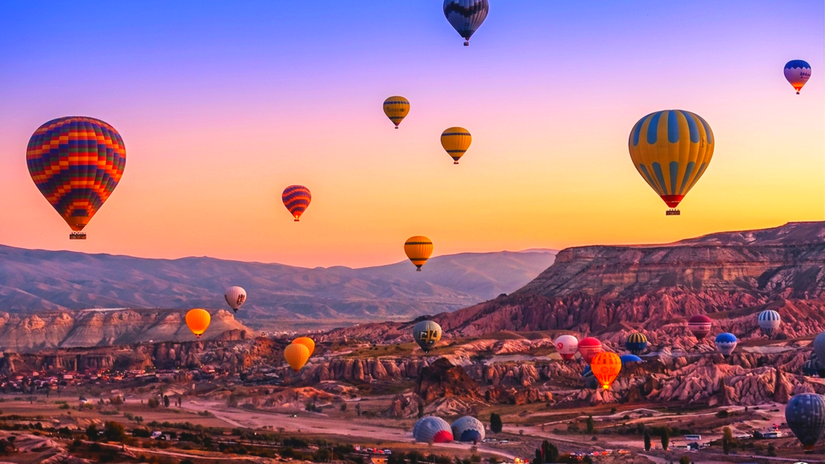 Budete sa v Turecku v lete 2026 c&iacute;tiť ako kr&aacute;li? Kurzov&aacute; revol&uacute;cia alebo cenov&aacute; pasca? Tu je pravda o medializovan&yacute;ch &bdquo;dovolenk&aacute;ch za facku&ldquo;