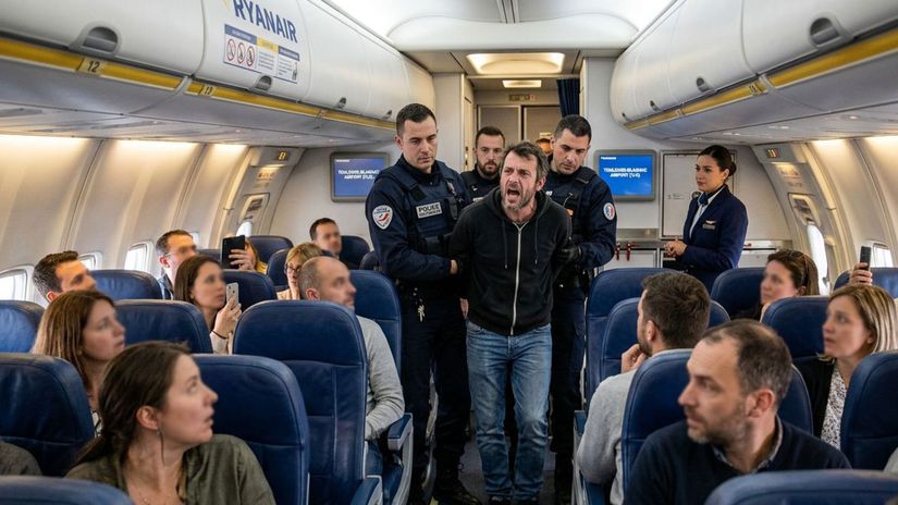 Skazili dovolenku 184 ľuďom, teraz pri&scaron;iel poriadny trest. S&uacute;d si posvietil na agresorov z Ryanairu