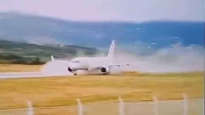 Dr&aacute;ma v Chorv&aacute;tsku: Luxusn&yacute; Airbus sa "zahral" na rotav&aacute;tor, preoral tr&aacute;vnik v r&yacute;chlosti 240 km/h. Bol na vine pilot, motor či balk&aacute;nska bura?