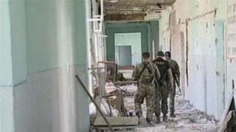 Vojaci v škole v Beslane