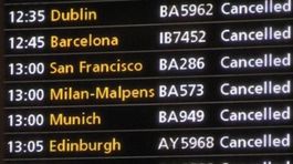 Londýnske letisko Heathrow zrušilo pre hmlu stovku letov