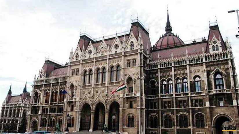 Budova parlamentu v Budapešti.