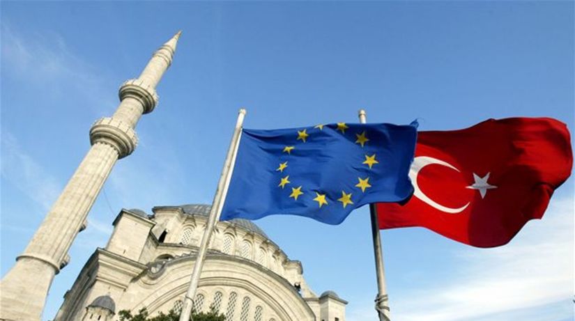 Vlajky EÚ a Turecka