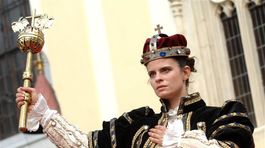 Po korunovácii budú padať hlavy