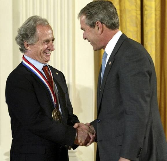 Mario Capecchi (vľavo) s prezidentom USA...