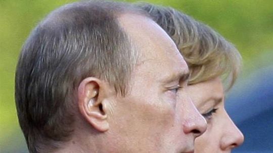 Začalo nemecko-ruské fórum, pozdravy zaslali Merkelová aj Putin