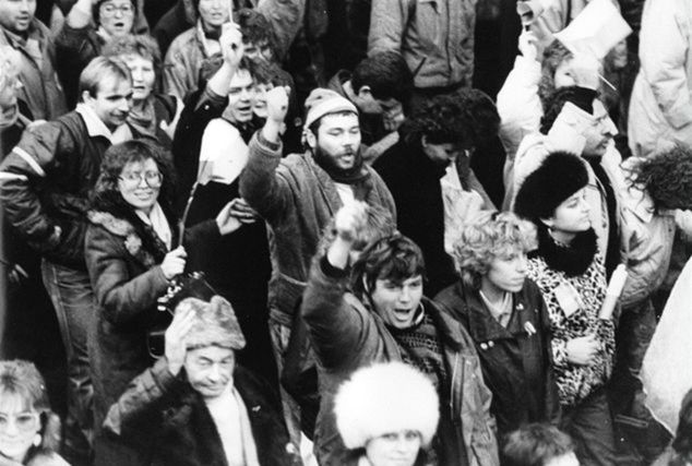 Z bratislavského námestia v novembri 1989.