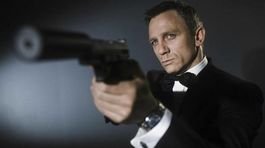 James Bond hnevá britských špiónov