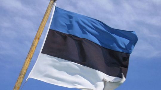 Estónsko nechá odstrániť všetky sovietske pomníky, aj kontroverzný tank