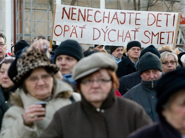Na protest prišlo niekoľko stoviek ľudí.