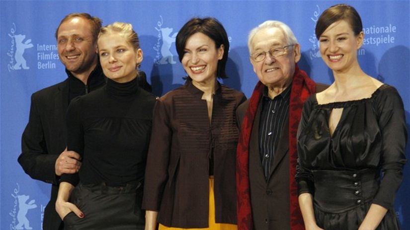 Zľava:  herci Andrzej Chyra, Magdalena...