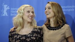 Scarlett Johansson (vľavo) a Natalie Portman