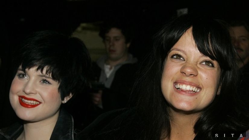 Kelly Osbourne (vľavo) a Lily Allen