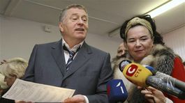 Prezidentskí kandidáti v Rusku sa oblievali vodou, padali hrubé nadávky