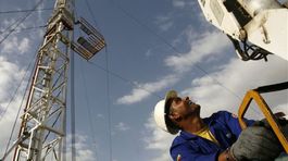 Štáty ropného kartelu OPEC sa dohodli, že predĺžia obmedzenie ťažby