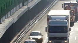 Pri poľských hraniciach zadržali kamión s 51 utečencami