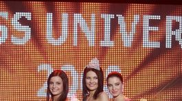 Zľava: II. vicemiss Lenka Hindická, Miss Universe SR 2008 Sandra Manáková a I. vicemiss Martina Tóthová