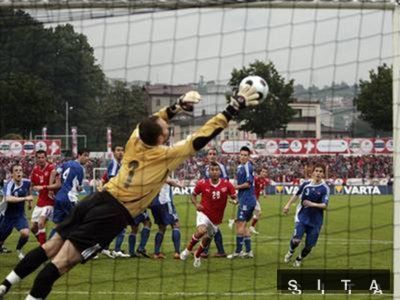 V akcii brankár Ján Mucha.