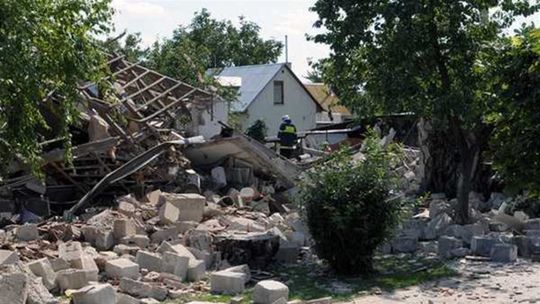Česko: Pri zásahu hasičov vybuchol dom, dvaja zomreli
