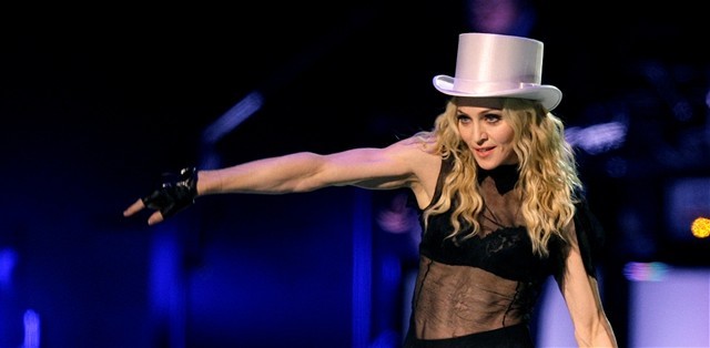 Madonna - turné - Sticky and Sweet - Cardiff -...