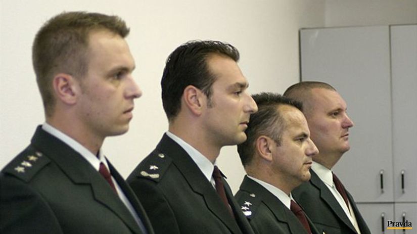 Postrelení policajti