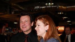 Poľský herec Robert Wieckiewicz (vľavo) spolu so Slovenkou Helenou Krajčiovou (vpravo)