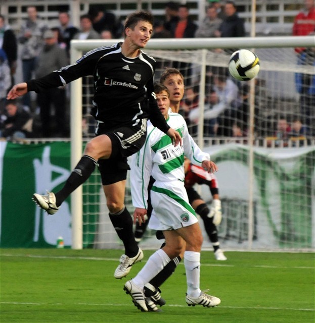 Pavol Farkaš ešte v drese Artmedie Petržalka.