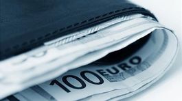 Mužovi ukradli v bratislavskej kaviarni peňaženku, mal v nej takmer 20 000 eur