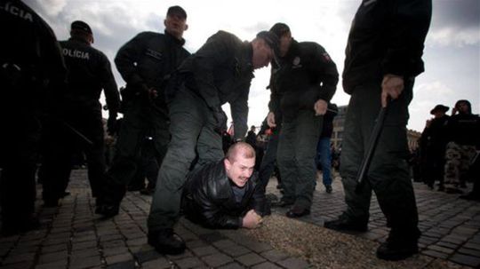 Bývalého vodcu Slovenskej pospolitosti odviedla...