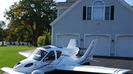 Lietajúce autá sú tu