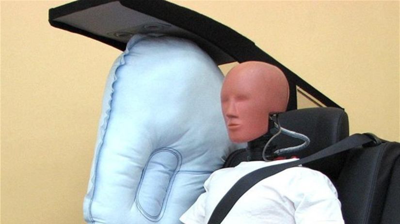 Toyota-stredový airbag