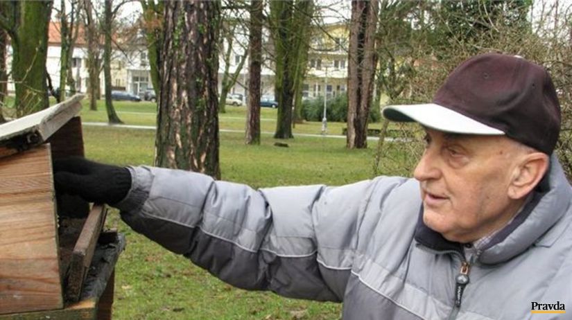 Karol Fano kŕmi vtákov dvakrát denne už 37 rokov