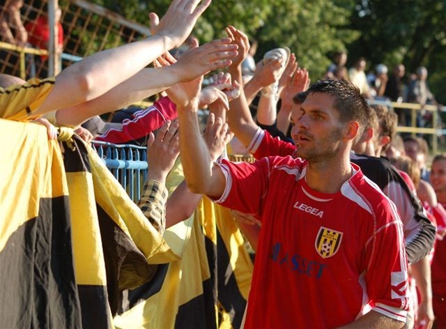 Hráči Interu sa zdravia s fanúšikmi ešte v...