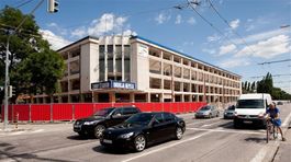 Pozrite sa, ako mizne zimný štadión