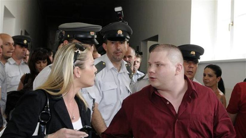 Hrotko, Tupý