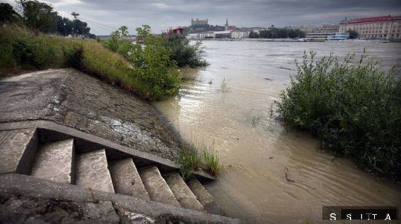 Dunaj, povodeň, zvýšená hladina
