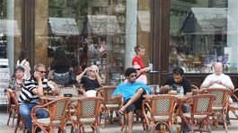 Zhasnúť a spať. V Bratislave schválili otváracie hodiny prevádzok