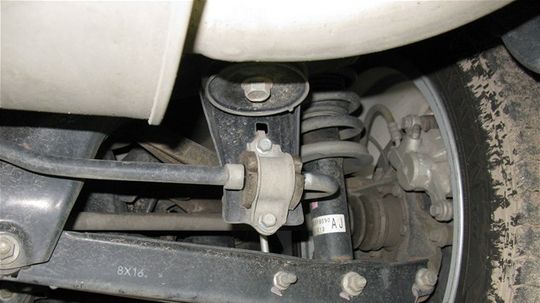 Ostváva verná poctivej mechanike.