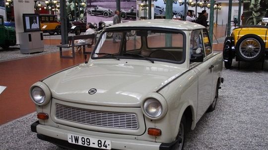 Na Trabant sa čakalo aj desať rokov.