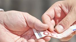 Nemecko sa chystá obmedziť dávky pre cudzincov z krajín EÚ