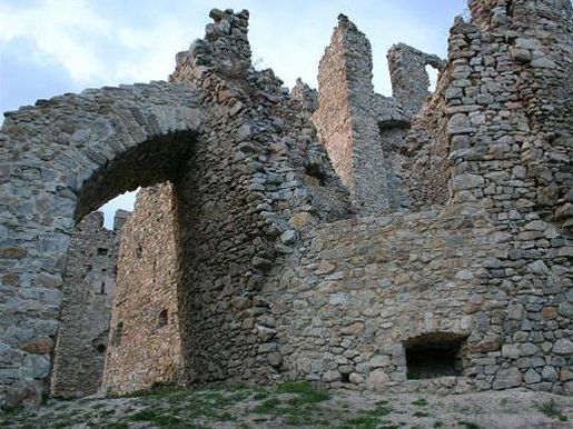 hrad Hrušov
