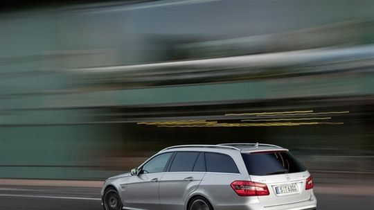 Maximálna rýchlosť je elektronicky limitovaná...