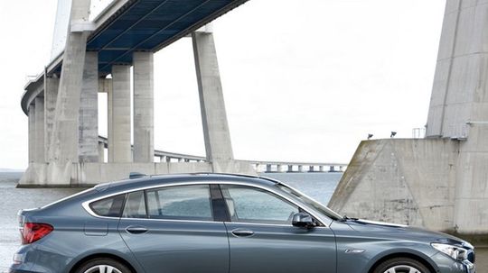 Výška 1,6 m je pre osobné BMW netradične veľká.