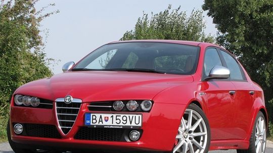 Z Alfy Romeo sa pomaly stáva aj voľba rozumu.