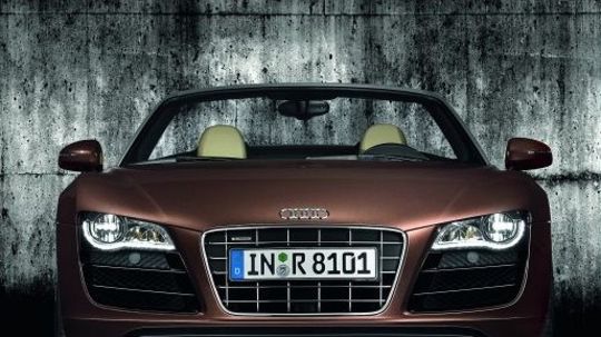 Svetlomety sú tradične vybevené LED technológiou.